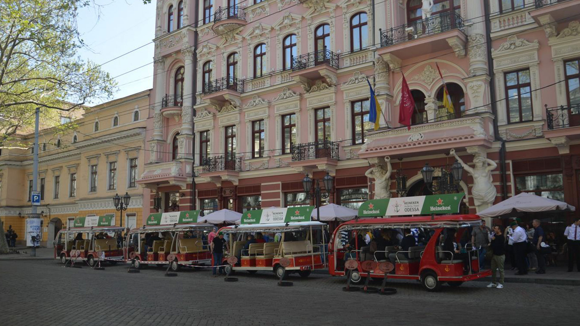 Реклама на экскурсионных электромобилях в Одессе - Сити Тур
